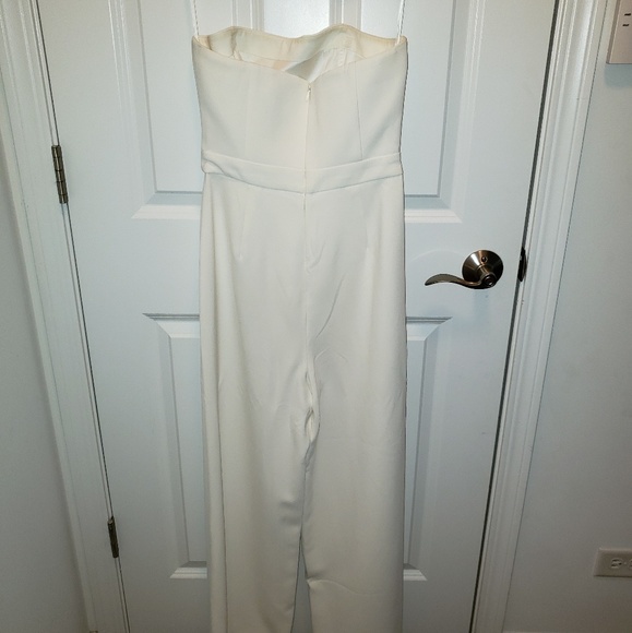 White House Black Market - Picture 3 of 6